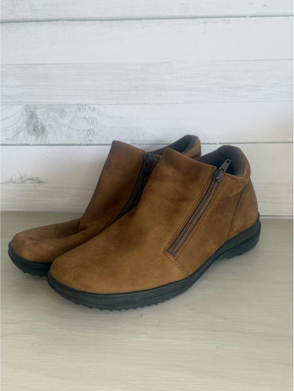 Easy Spirit Brown Suede Ankle Boots with Side Zipper size 9
